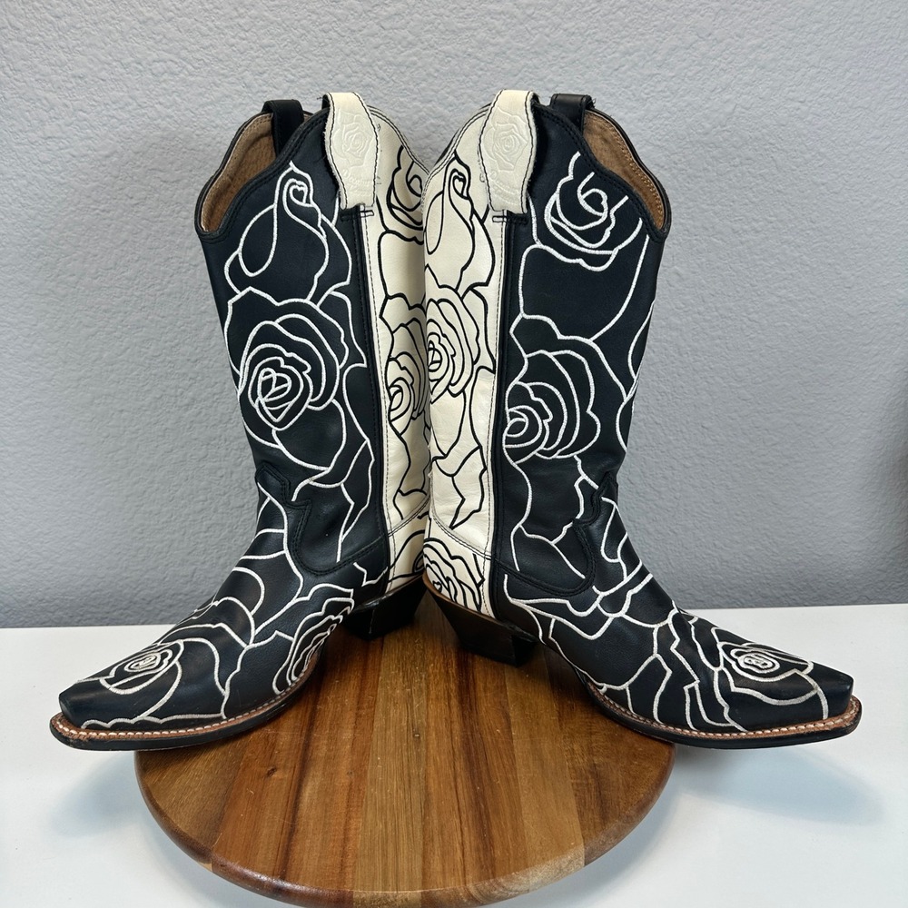 Olivia Bennett by Twisted X Black White Rose Embroidered Western Boots Snip Toe - Picture 5 of 9